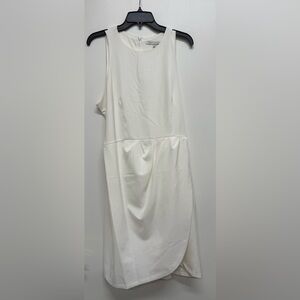 Julia Jordan White Pleated Dress